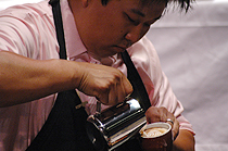 Alumno de un curso de baristas