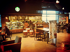 Local de Starbucks en Distrito Telef&oacute;nica de Madrid