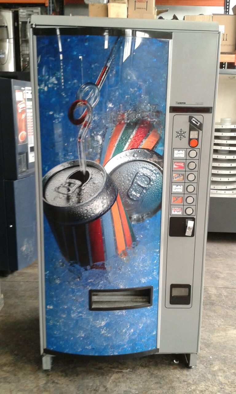Máquinas vending ocasion FAN 330 AZKOYEN Vending Machine