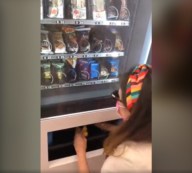 café vending influencer