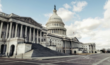 NAMA galardona a la congresista Maxine Waters con el título de “Industry Champion 2026”