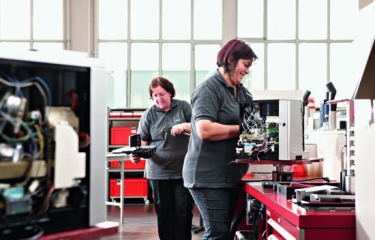 Jura celebra un crecimiento a ritmo de dos cifras y presenta sus nuevos productos