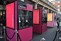 Chanel utiliza una máquina expendedora para promocionar una laca de uñas