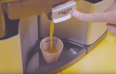 "Feel the Peel": convierte el jugo de tu naranja exprimida en un vaso "Feel the Peel": convierte el jugo de tu naranja exprimida en un vaso