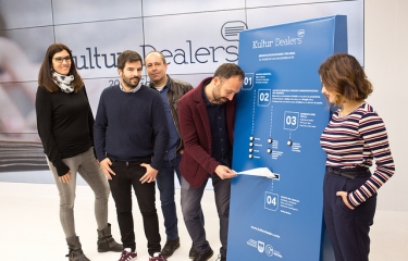 Microrrelatos a demanda gracias a doce máquinas expendedoras