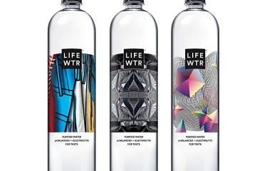 PepsiCo anuncia que su agua Lifewtr será 100% de plástico reciclado