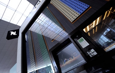 Nespresso convierte sus boutiques en espacios vending con el concepto Cube