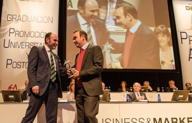 Aperitivos y Extrusionados recibe el ‘Premio ASTER a la Trayectoria Empresarial 2015’	