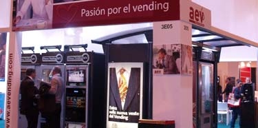 AEV y Carbas formalizan una alianza estratégica