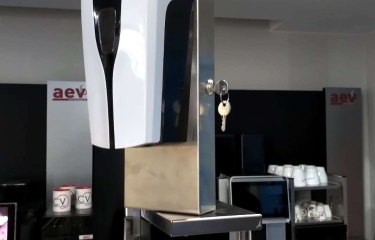 AEV se enfoca en las nuevas necesidades del mercado: dispensadores de gel automáticos para todo tipo de ubicaciones