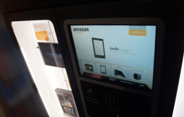 Amazon se aprovecha del vending para promocionar su libro electrónico 