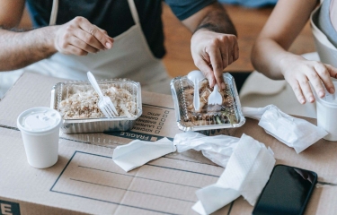 Ante la caída del 25% en la facturación del sector de comida rápida, ¿es el delivery suficiente? Ante la caída del 25% en la facturación del sector de comida rápida, ¿es el delivery suficiente?