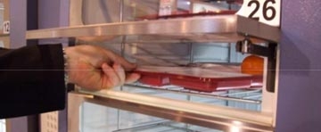 El autoservicio incluye un vending que ofrece bandejas con menús ya preparados