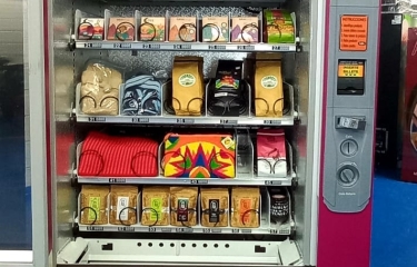 Apoyo a desmovilizados y víctimas de la violencia en Colombia a través de máquinas expendedoras