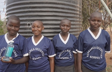 Auara y Ahorra Más llevan 730.000 litros de agua potable a Kenia