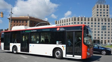 Las pequeñas expendedoras de Wrigley se suben al autobús de Barcelona 