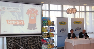 Aperitivos y Extrusionados firma su acuerdo como patrocinador del Club Ribera Navarra de Fútbol Sala