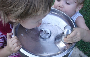 Andalucía obliga a los gestores de expendedoras a ofrecer agua gratis y limitar la oferta de productos poco saludables