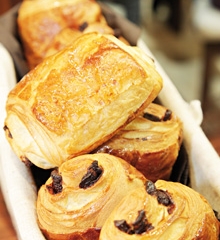 Sanidad medita el veto a la bollería y los snacks en las expendedoras de los colegios
