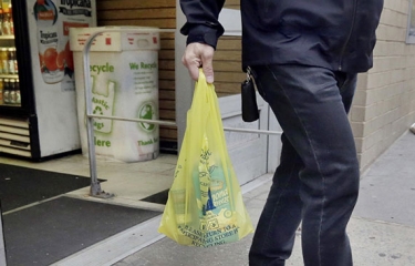 Primer paso para la reducción del consumo de plásticos en España