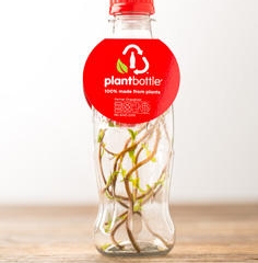 El primer envase PET hecho en su totalidad con materia vegetal se presenta en la Expo Universal