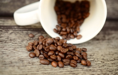 El consumo habitual de café reduce el riesgo de caídas en personas mayores