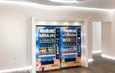 CC Muelle Uno de Málaga dará servicio a los visitantes con el vending de Delikia