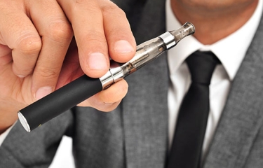 Competencia aboga por liberar a las expendedoras para la venta de cigarrillos electrónicos