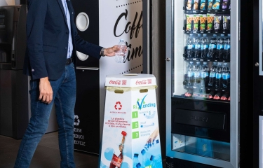 Coca Cola HBC, más unida al vending con su colaboración en el proyecto RiVending Coca Cola HBC, más unida al vending con su colaboración en el proyecto RiVending
