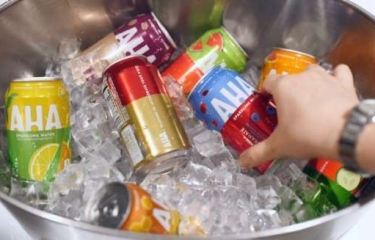 Coca Cola lanza una nueva línea de agua carbonatada