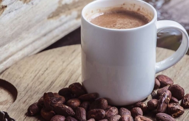 ¿Cómo evitar que el chocolate obstruya la máquina de vending?