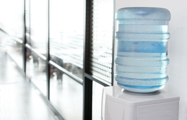 Fuentes de agua junto a las expendedoras de toda España: una realidad no muy lejana