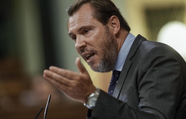 Críticas al Ministro por la política de precios: ¿Doble rasero en las licitaciones públicas? Críticas al Ministro por la política de precios: ¿Doble rasero en las licitaciones públicas?