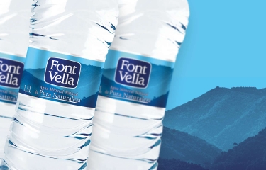 Danone anuncia el compromiso hacia las emisiones cero con sus marcas de agua Danone anuncia el compromiso hacia las emisiones cero con sus marcas de agua