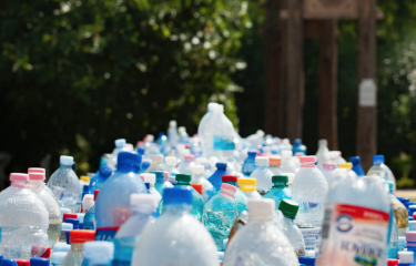 El agua embotellada, fuente oculta de contaminación por nanoplásticos El agua embotellada, fuente oculta de contaminación por nanoplásticos