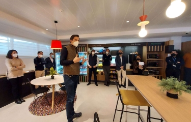 El director General de Selecta visita a su equipo en España