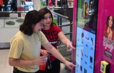 El mundo de la peluquería apuesta por el vending con la máquina expendedora de extensiones naturales