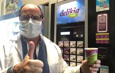 El personal sanitario agradece a Delikia su “granito de café”