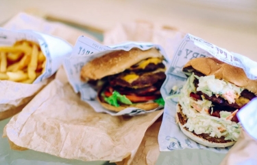 El sector de comida rápida aumenta su facturación con 5.300 millones de euros en 2023 El sector de comida rápida aumenta su facturación con 5.300 millones de euros en 2023