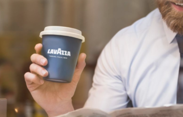 El take away de Lavazza para caminar acompañado de un buen café El take away de Lavazza para caminar acompañado de un buen café
