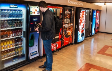 El vending escala a las radios italianas: La importancia de entender al sector