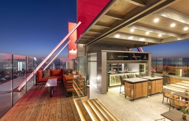 El vending llega a los entornos más selectos para expender champán El vending llega a los entornos más selectos para expender champán