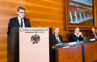 La industria italiana debate sobre el plástico y la fiscalidad