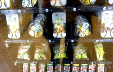 De la expendedora a la mesa 