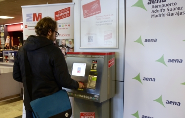 Madrid expande su servicio automático de venta de tarjetas turísticas de transporte