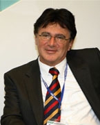 "Por cada 1.000 europeos, hay 4,6 fuentes de garrafa", Gustav Felix "Por cada 1.000 europeos, hay 4,6 fuentes de garrafa", Gustav Felix