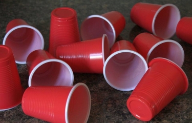 ¿Prórroga al vaso de plástico en la distribución automática por el Gobierno francés?