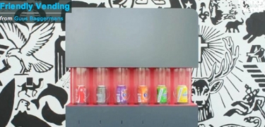 Cuando la máquina de vending se mueve hacia donde va el hombre