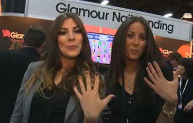 El glamour llega al vending con máquinas que pintan las uñas al instante