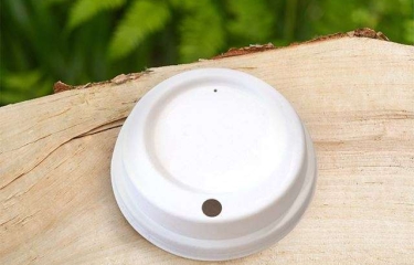 Huhtamaki lanza una nueva tapa sin plástico para los vasos Huhtamaki lanza una nueva tapa sin plástico para los vasos